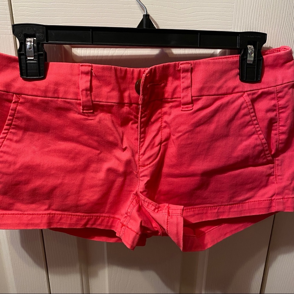 Size 2 American Eagle Outfitters Stretch Pink shorts